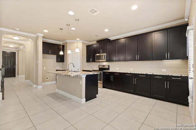 $2,100 | 2526 Gato Del Sol, San Antonio, TX 78245