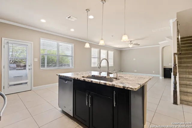 $2,100 | 2526 Gato Del Sol, San Antonio, TX 78245