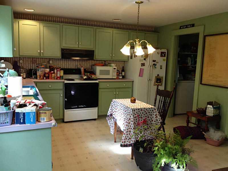 136 Pine Hill Road North Ogunquit, ME 03907 - Photo 8 of 35 Kitchen.