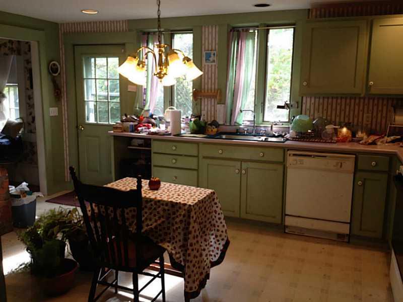 136 Pine Hill Road North Ogunquit, ME 03907 - Photo 9 of 35 Kitchen.