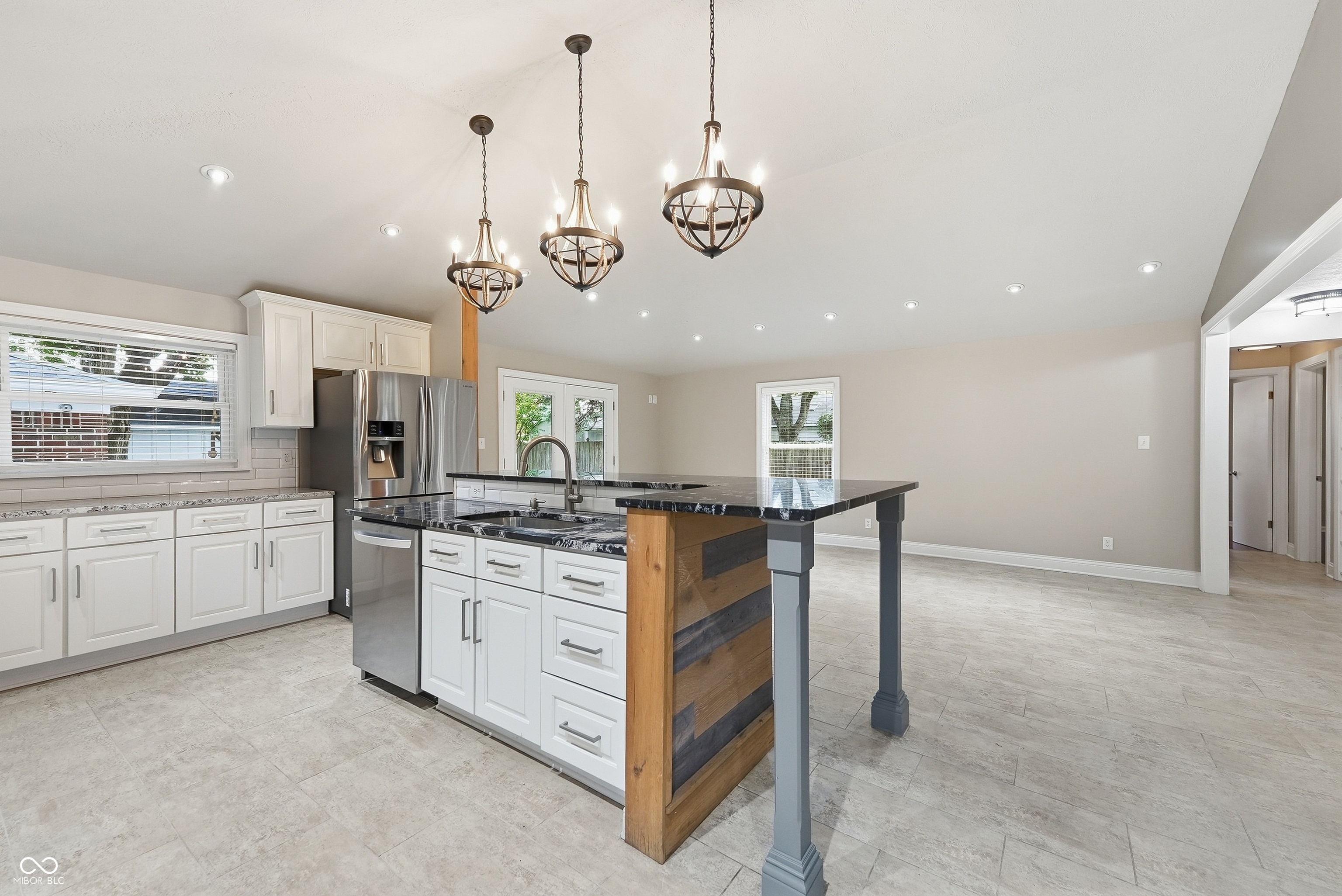 1219 Nicholas Road Indianapolis, IN 46220 - Photo 4 of 37 Gallery Image 4