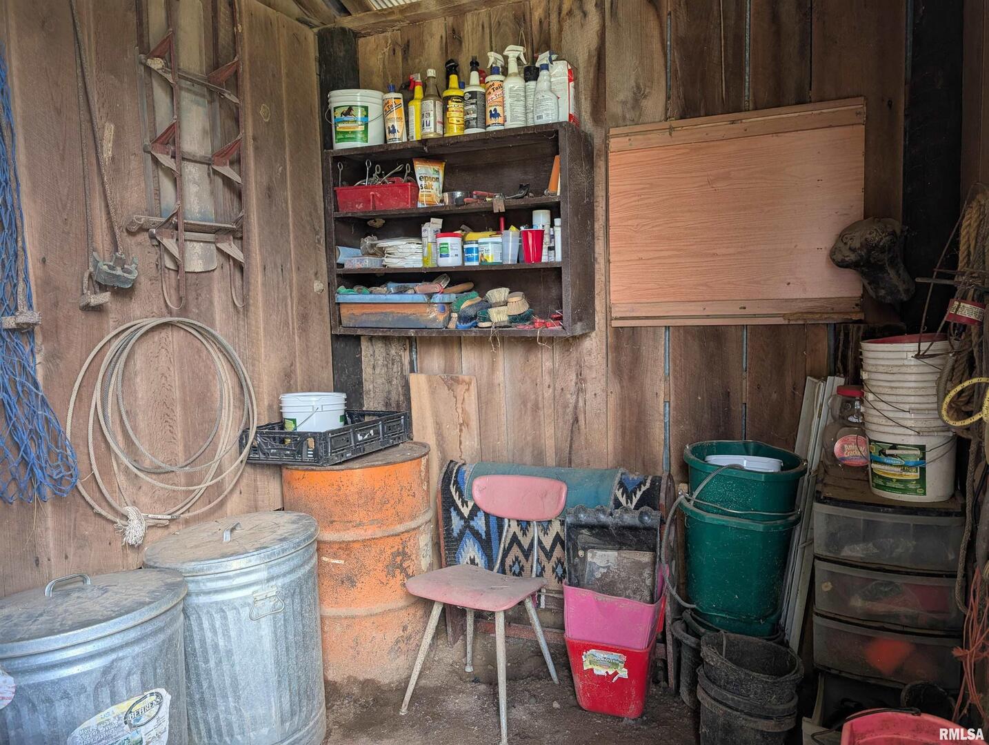 340 Dameron Lane Vienna, IL 62995 - Photo 15 of 46 a dining room with furniture and wooden floor