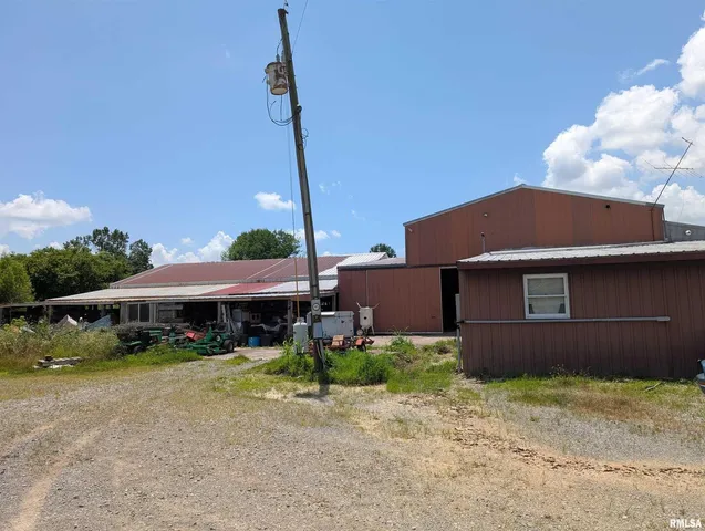 $299,000 | 340 Dameron Lane, Vienna, IL 62995