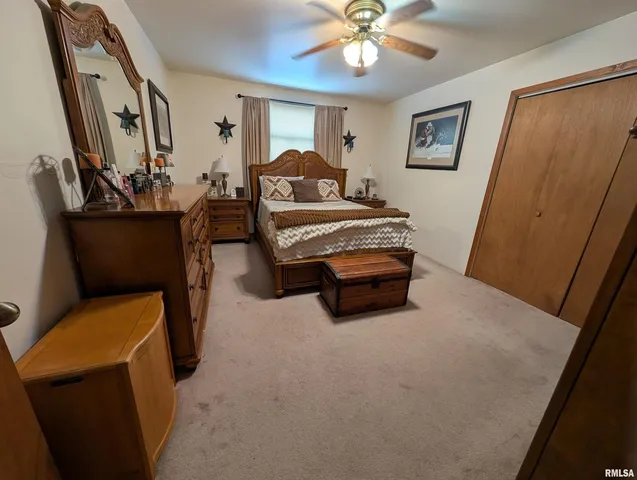 $299,000 | 340 Dameron Lane, Vienna, IL 62995