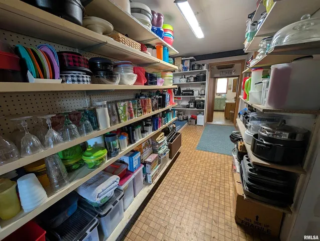 $299,000 | 340 Dameron Lane, Vienna, IL 62995