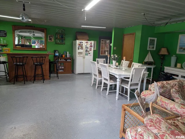 $299,000 | 340 Dameron Lane, Vienna, IL 62995