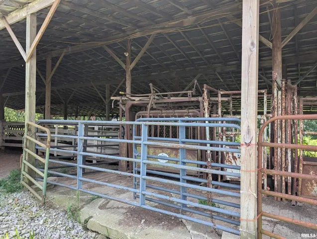 $299,000 | 340 Dameron Lane, Vienna, IL 62995