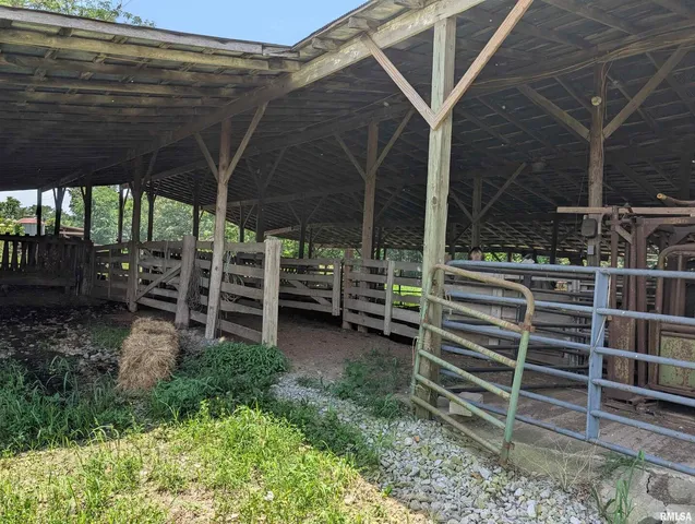 $299,000 | 340 Dameron Lane, Vienna, IL 62995