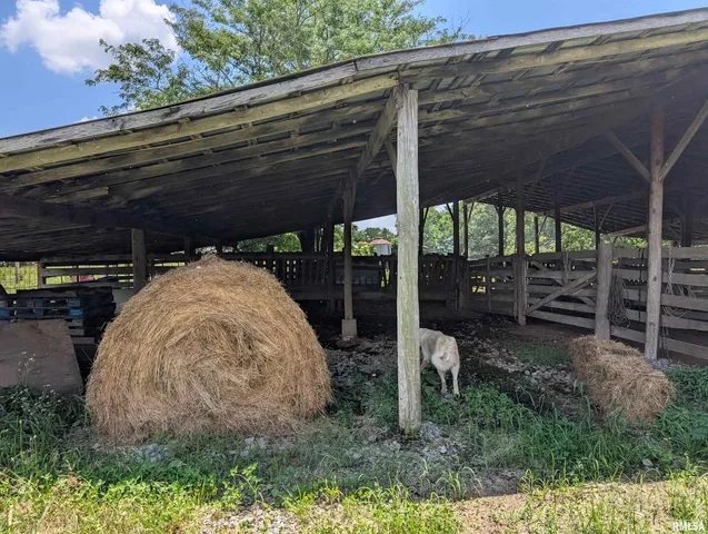 $299,000 | 340 Dameron Lane, Vienna, IL 62995