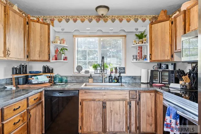 $550,000 | 1225 North 885 East, Shelley, ID 83274