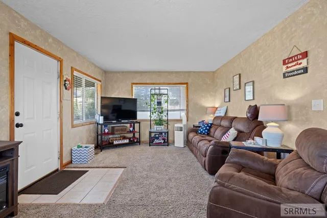 $550,000 | 1225 North 885 East, Shelley, ID 83274