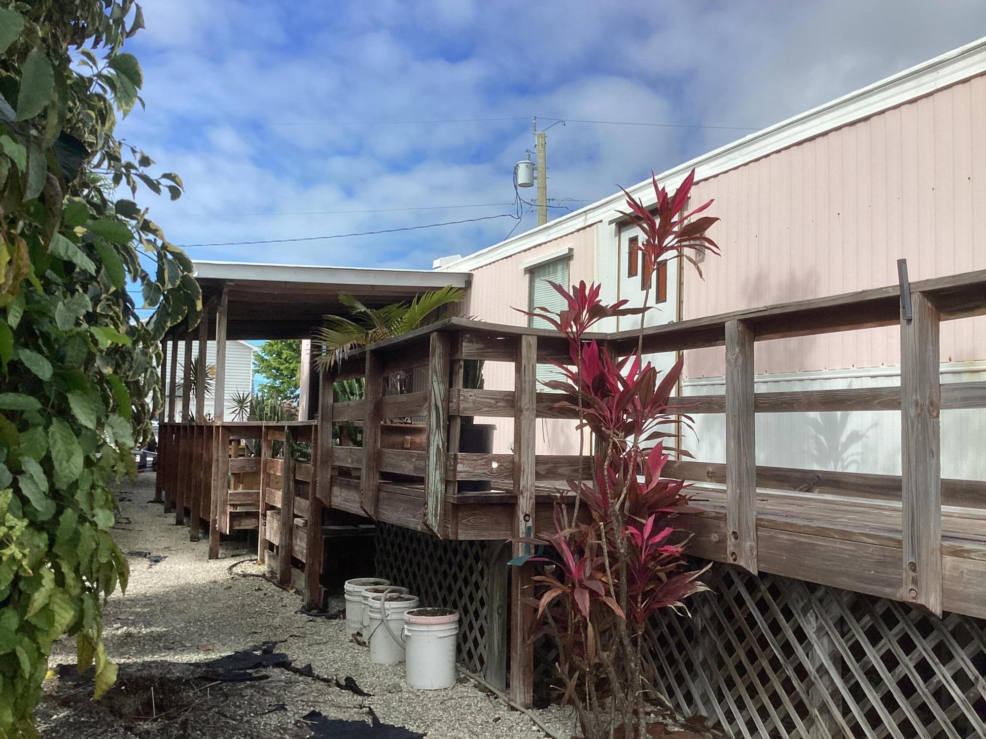 264 Mars Lane Key West, FL 33040 - Photo 3 of 19 IMG_6118