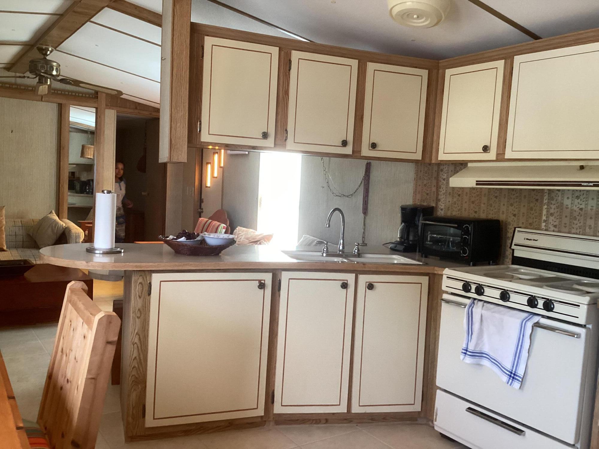 264 Mars Lane Key West, FL 33040 - Photo 4 of 19 IMG_6105