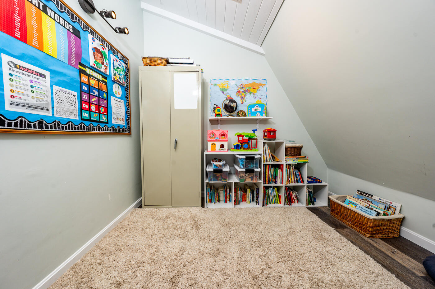 82 Skunknet Road Centerville, MA 02632 - Photo 14 of 35 a view of an empty room