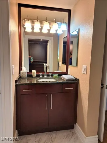 $1,950 | 270 East Flamingo Road, Unit 212, Las Vegas, NV 89169