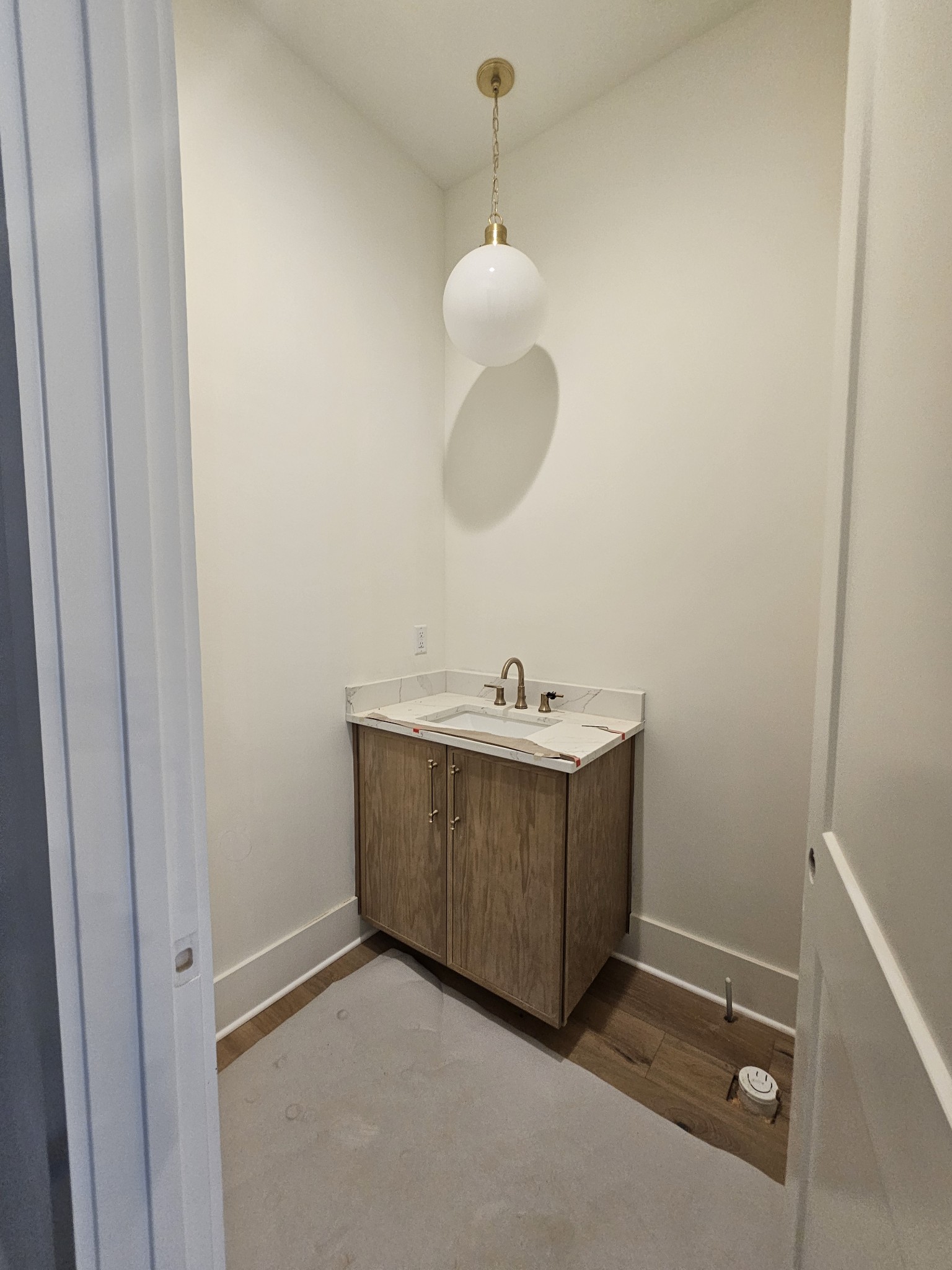 2962 Del Rio Pike Franklin, TN 37069 - Photo 29 of 69 a room with a sink and mirror