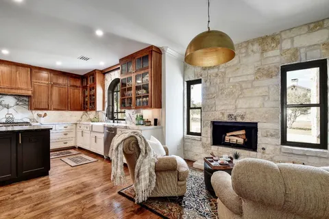 $1,395,000 | 148 Trail Master Circle, Driftwood, TX 78619
