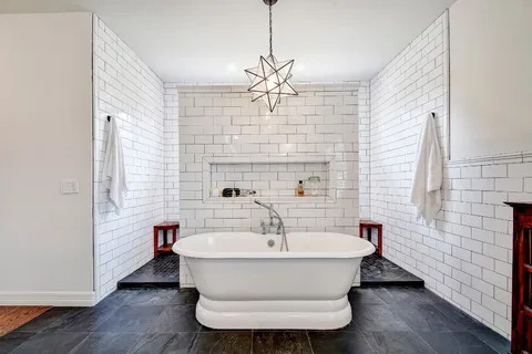 $1,395,000 | 148 Trail Master Circle, Driftwood, TX 78619