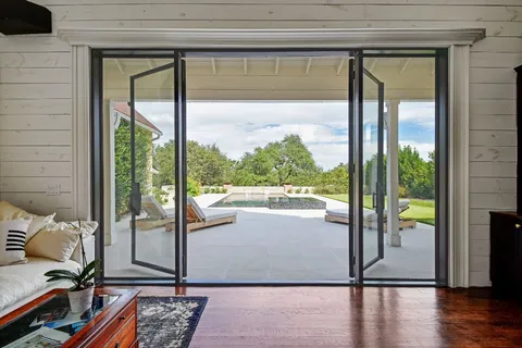 $1,395,000 | 148 Trail Master Circle, Driftwood, TX 78619