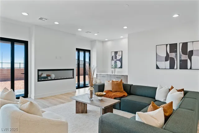 $1,444,808 | 328 Milan Street, Henderson, NV 89015