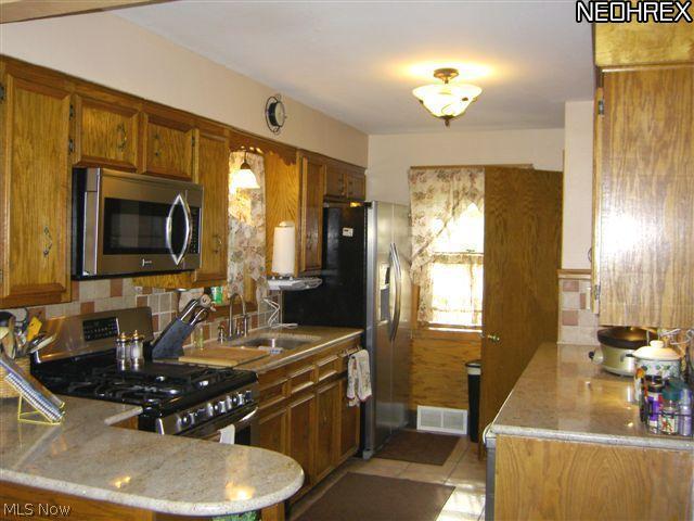 225 Mohawk Avenue Northwest Canton, OH 44708 - Photo 8 of 18 Gallery Image 8