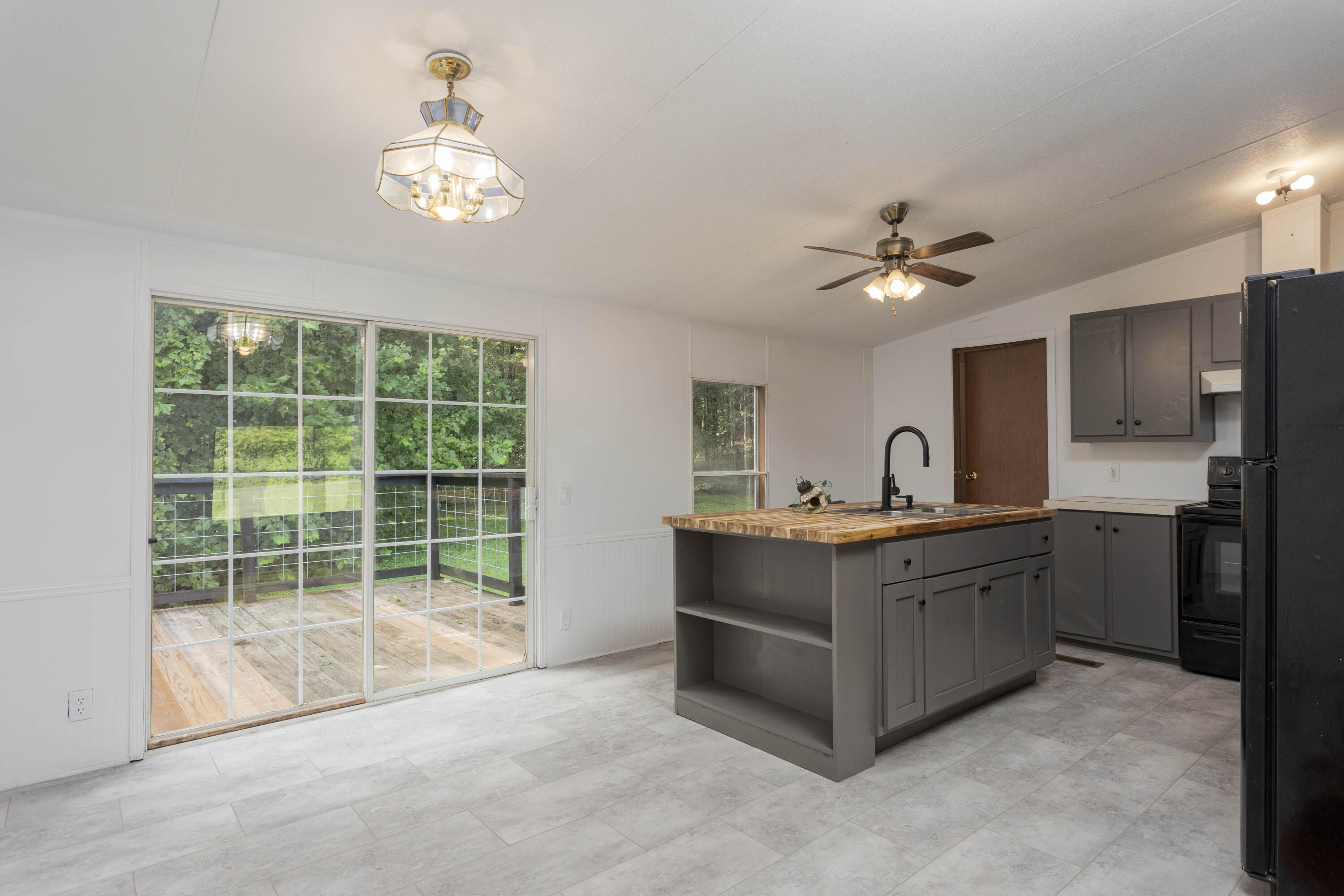 316 Len Mar Road Spring City, TN 37381 - Photo 3 of 36 Dining Room