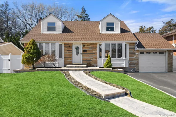 $999,000 | 25 Leonard Road, Syosset, NY 11791