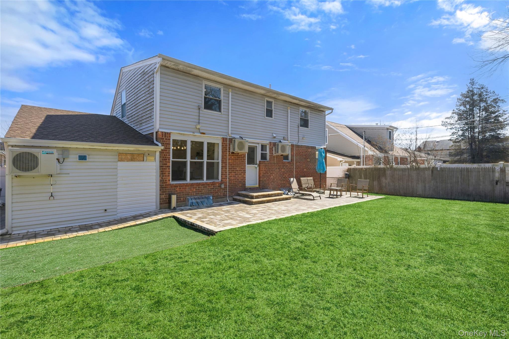25 Leonard Road Syosset, NY 11791 - Photo 30 of 32