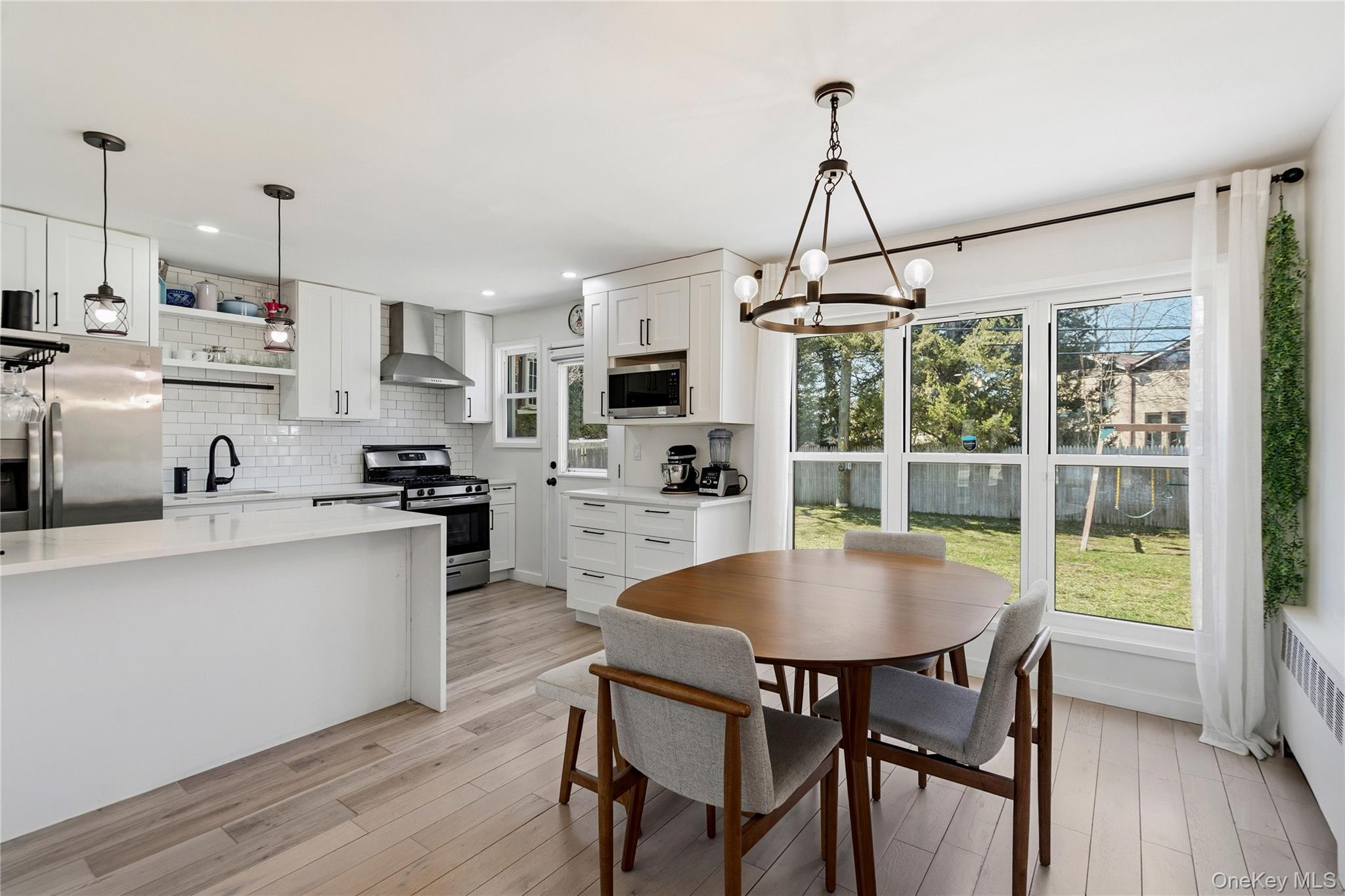25 Leonard Road Syosset, NY 11791 - Photo 5 of 32