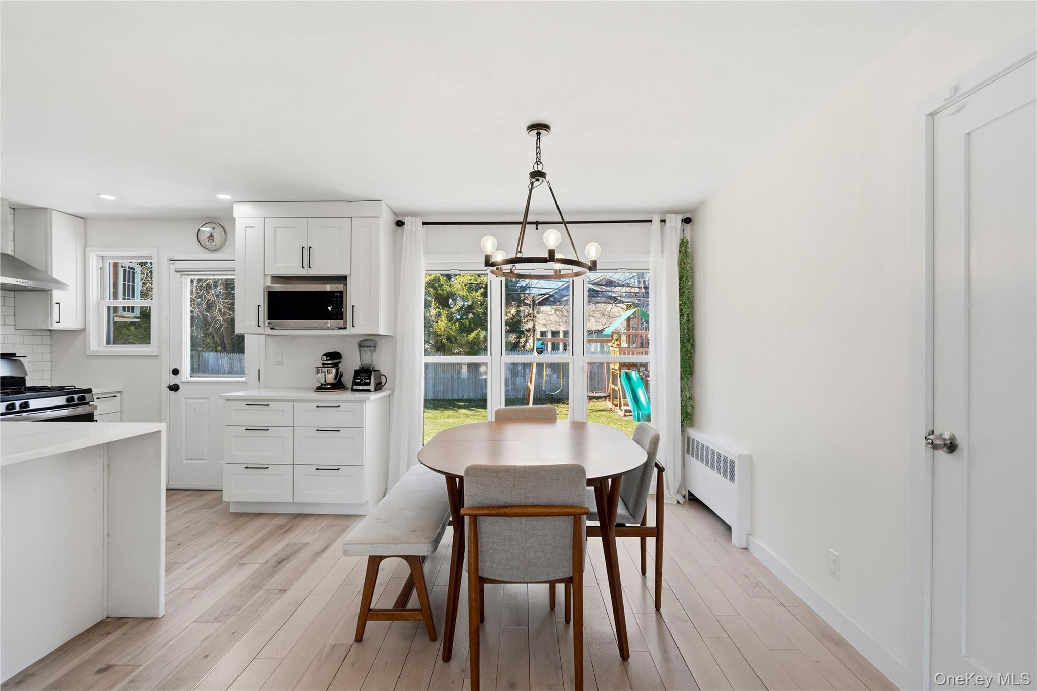 25 Leonard Road Syosset, NY 11791 - Photo 6 of 32