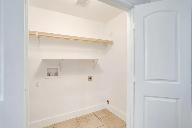 a view of utility room
