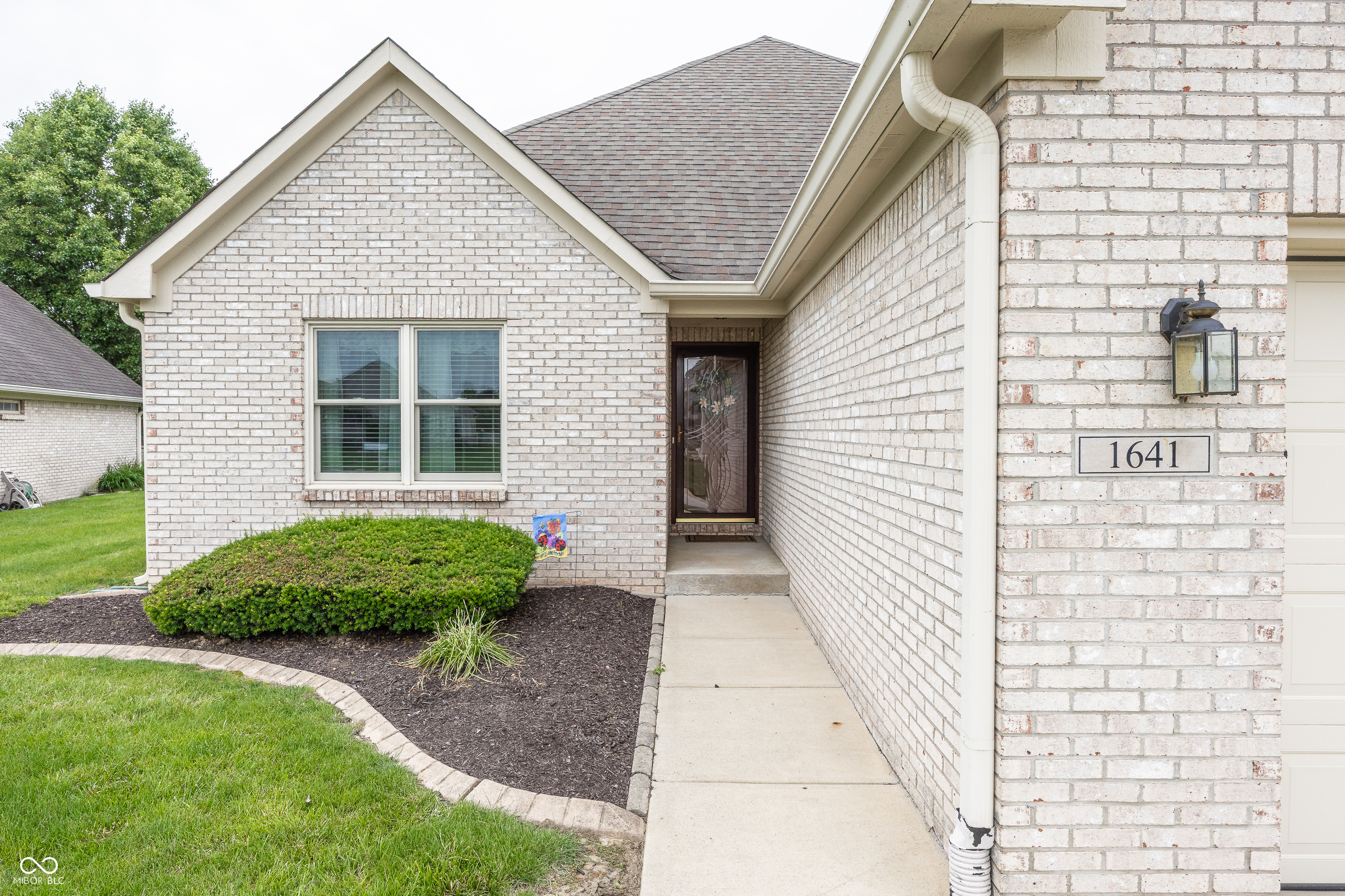 1641 Grindstone Way Greenfield, IN 46140 - Photo 2 of 28