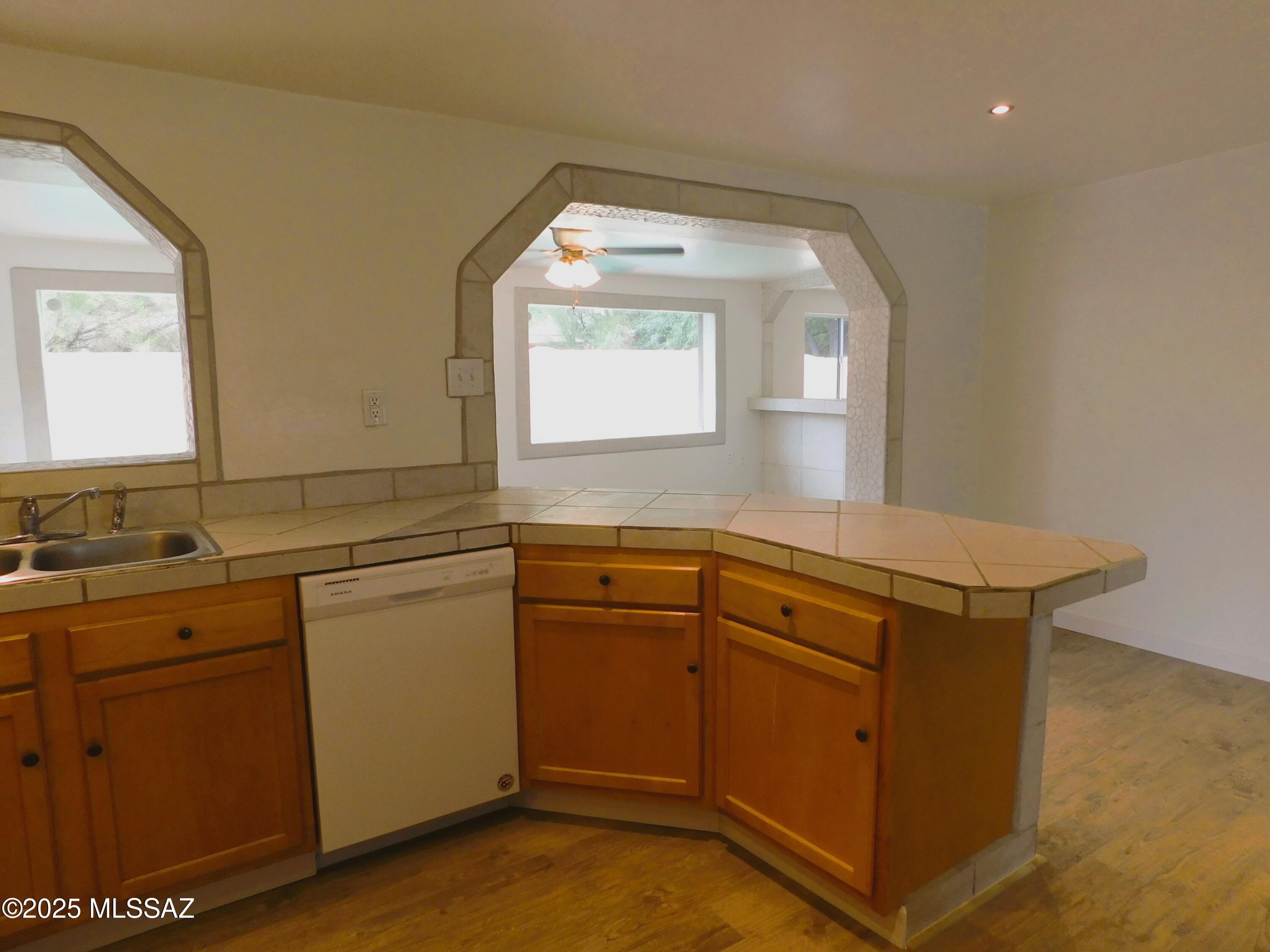 7870 North Thornydale Road Tucson, AZ 85741 - Photo 8 of 31