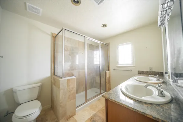 $2,250 | 13927 Lynnwood Lane, Sugar Land, TX 77498