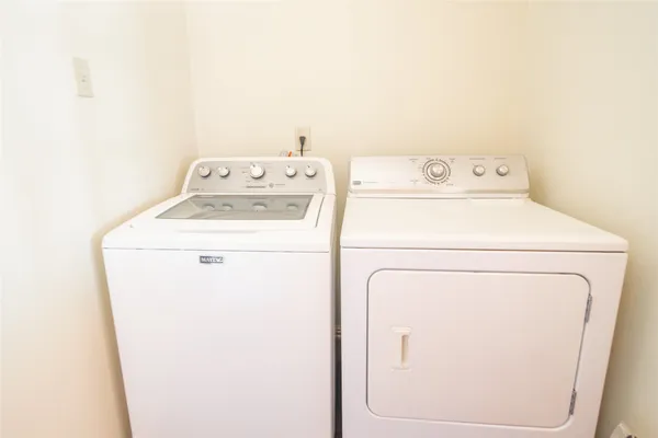 $2,250 | 13927 Lynnwood Lane, Sugar Land, TX 77498