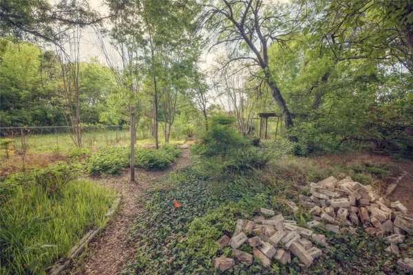 $2,250 | 13927 Lynnwood Lane, Sugar Land, TX 77498