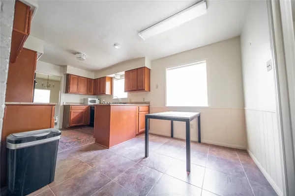 $2,250 | 13927 Lynnwood Lane, Sugar Land, TX 77498