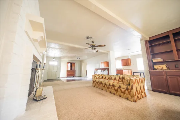 $2,250 | 13927 Lynnwood Lane, Sugar Land, TX 77498