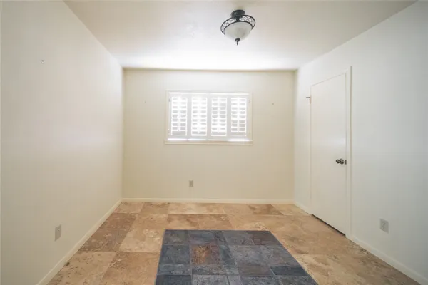 $2,250 | 13927 Lynnwood Lane, Sugar Land, TX 77498