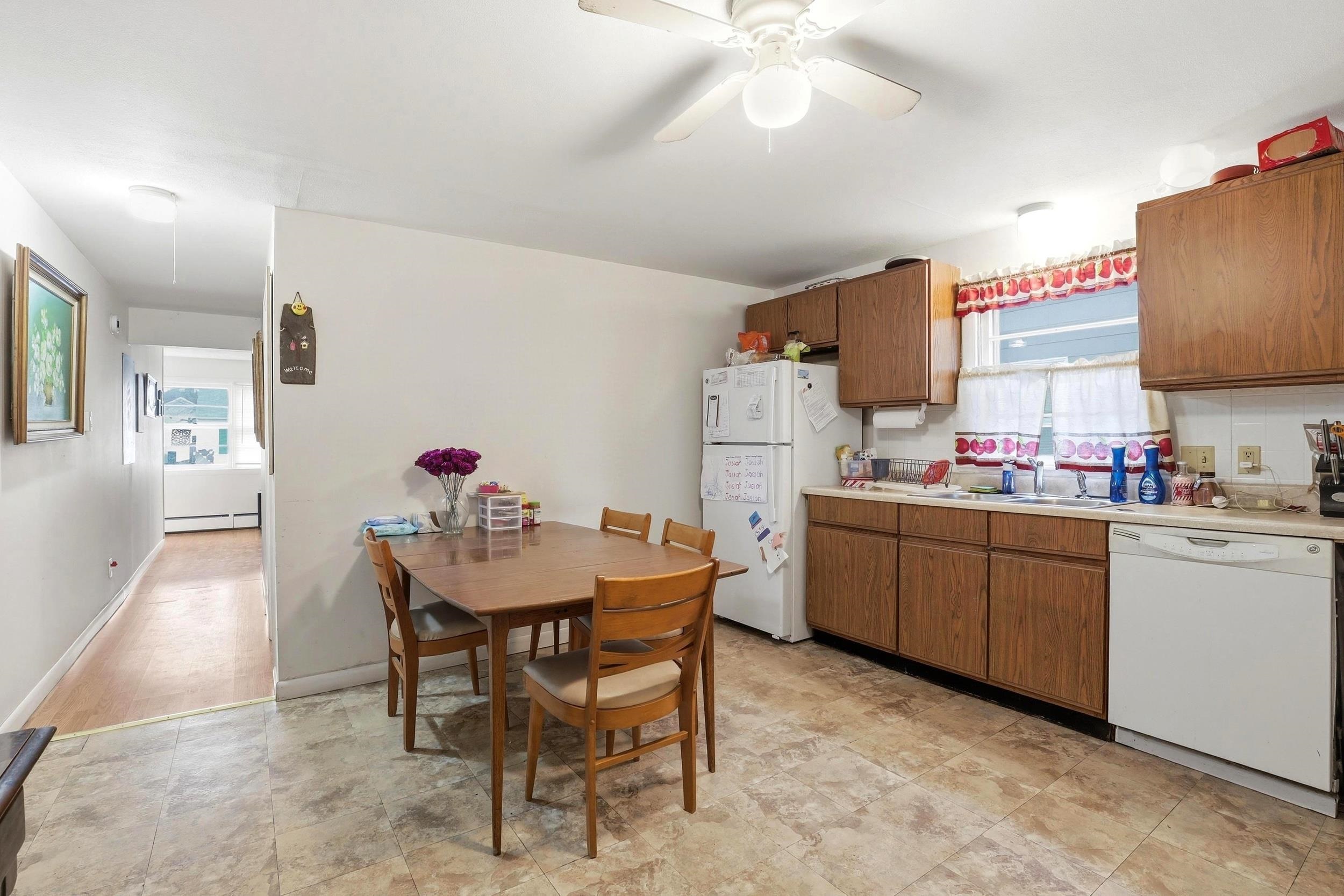 1069 Hayward Street Manchester, NH 03103 - Photo 11 of 54