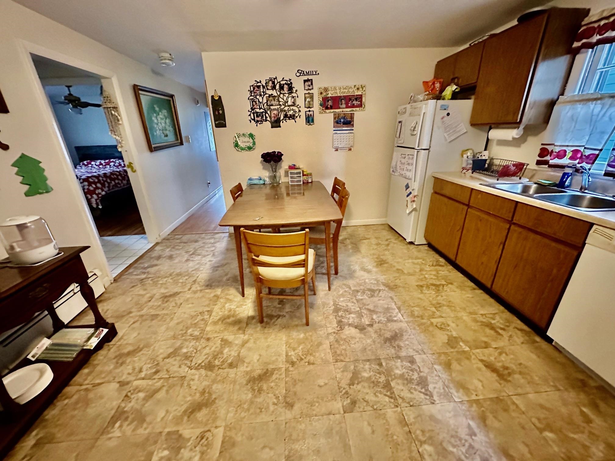 1069 Hayward Street Manchester, NH 03103 - Photo 12 of 54