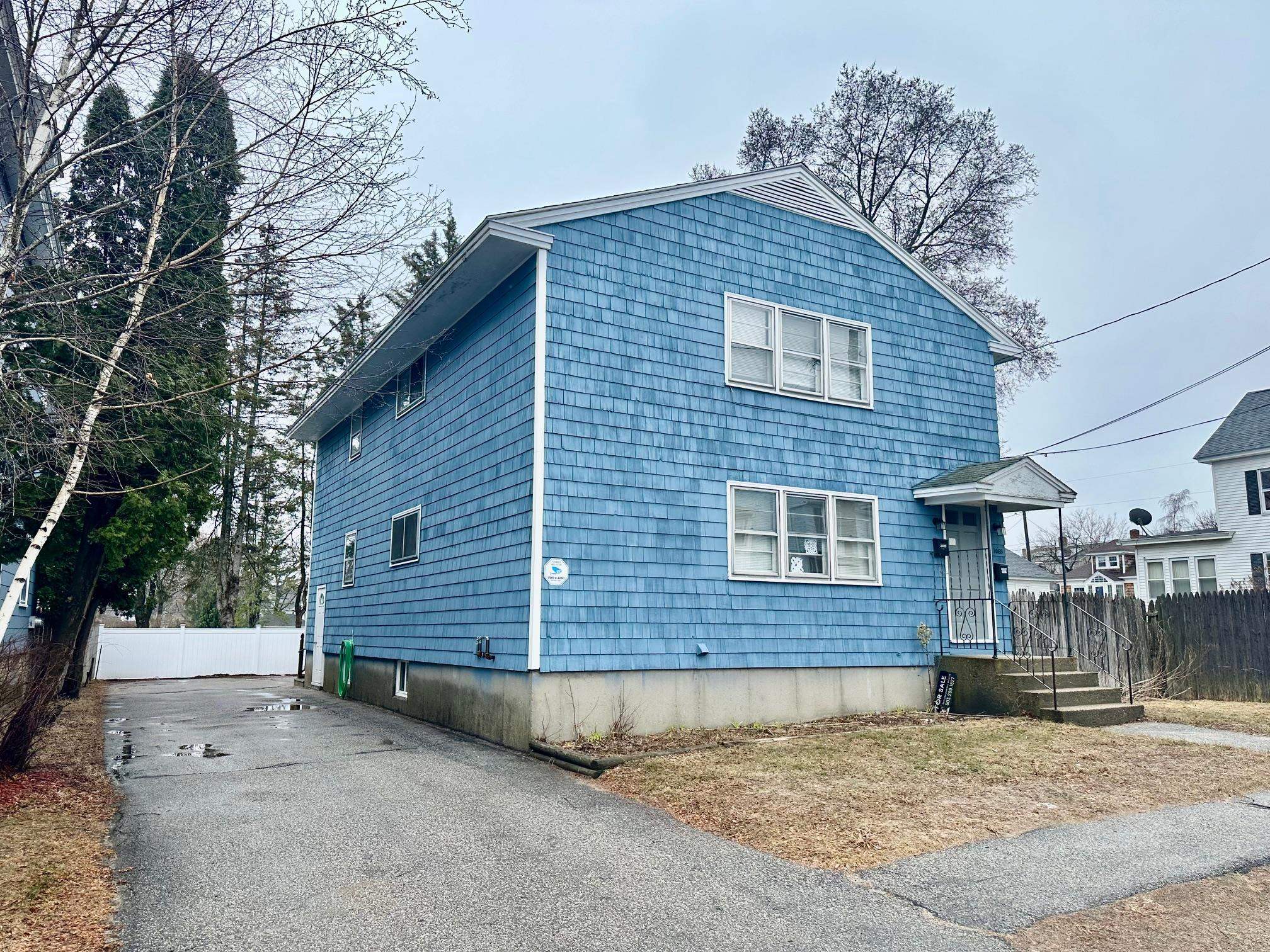 1069 Hayward Street Manchester, NH 03103 - Photo 2 of 54