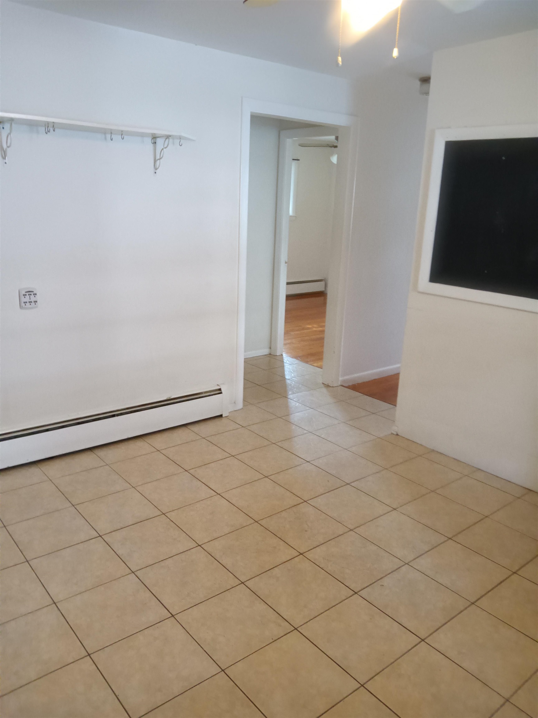 1069 Hayward Street Manchester, NH 03103 - Photo 22 of 54