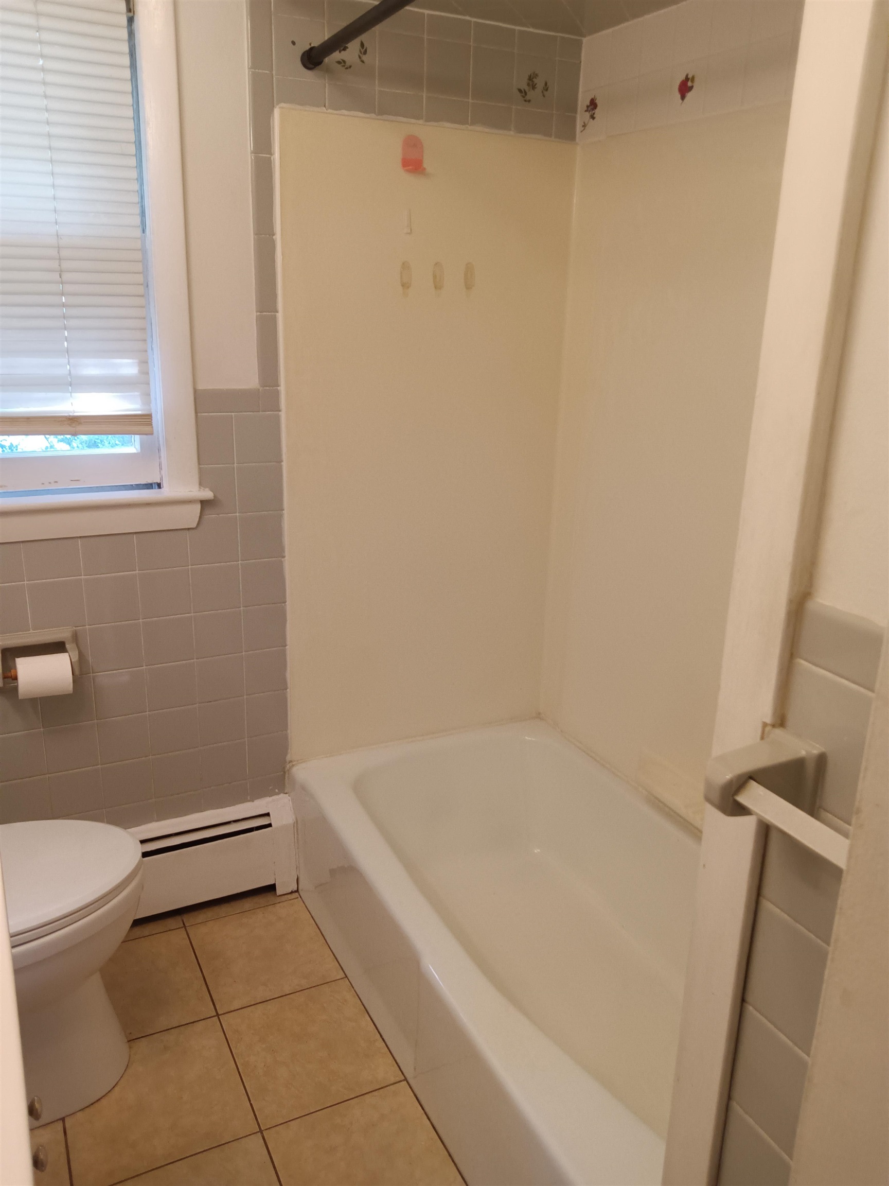 1069 Hayward Street Manchester, NH 03103 - Photo 27 of 54