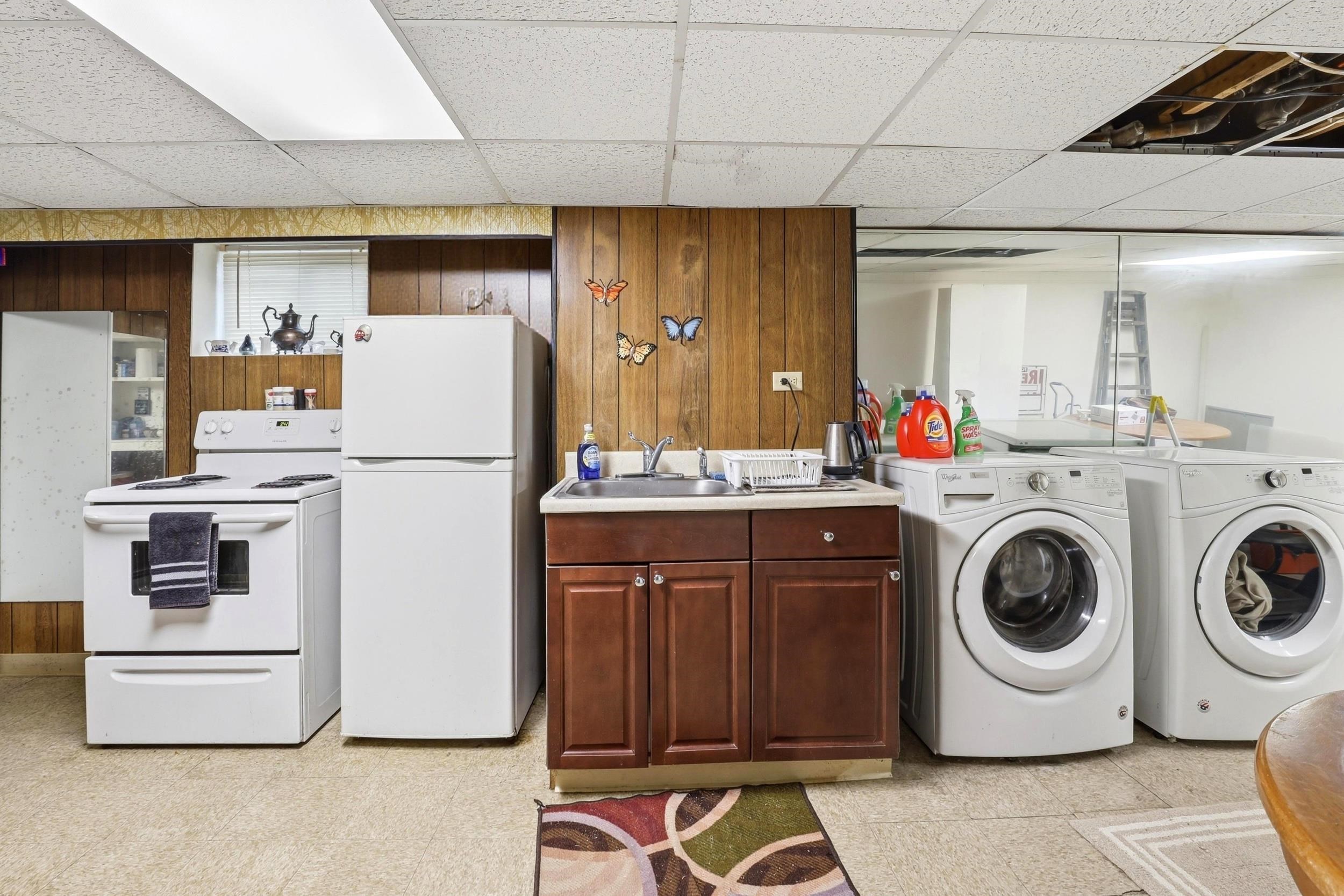 1069 Hayward Street Manchester, NH 03103 - Photo 35 of 54