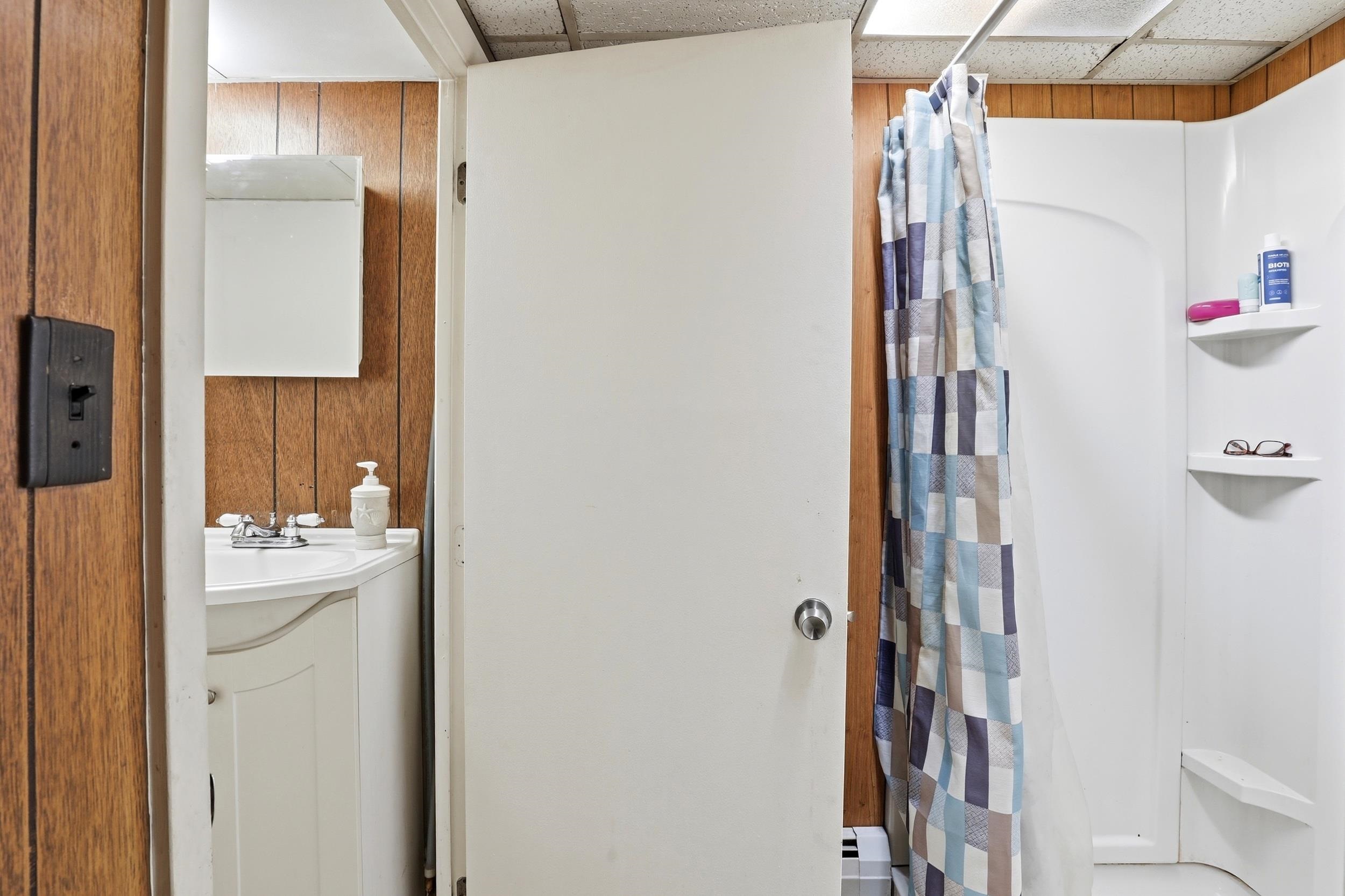 1069 Hayward Street Manchester, NH 03103 - Photo 39 of 54