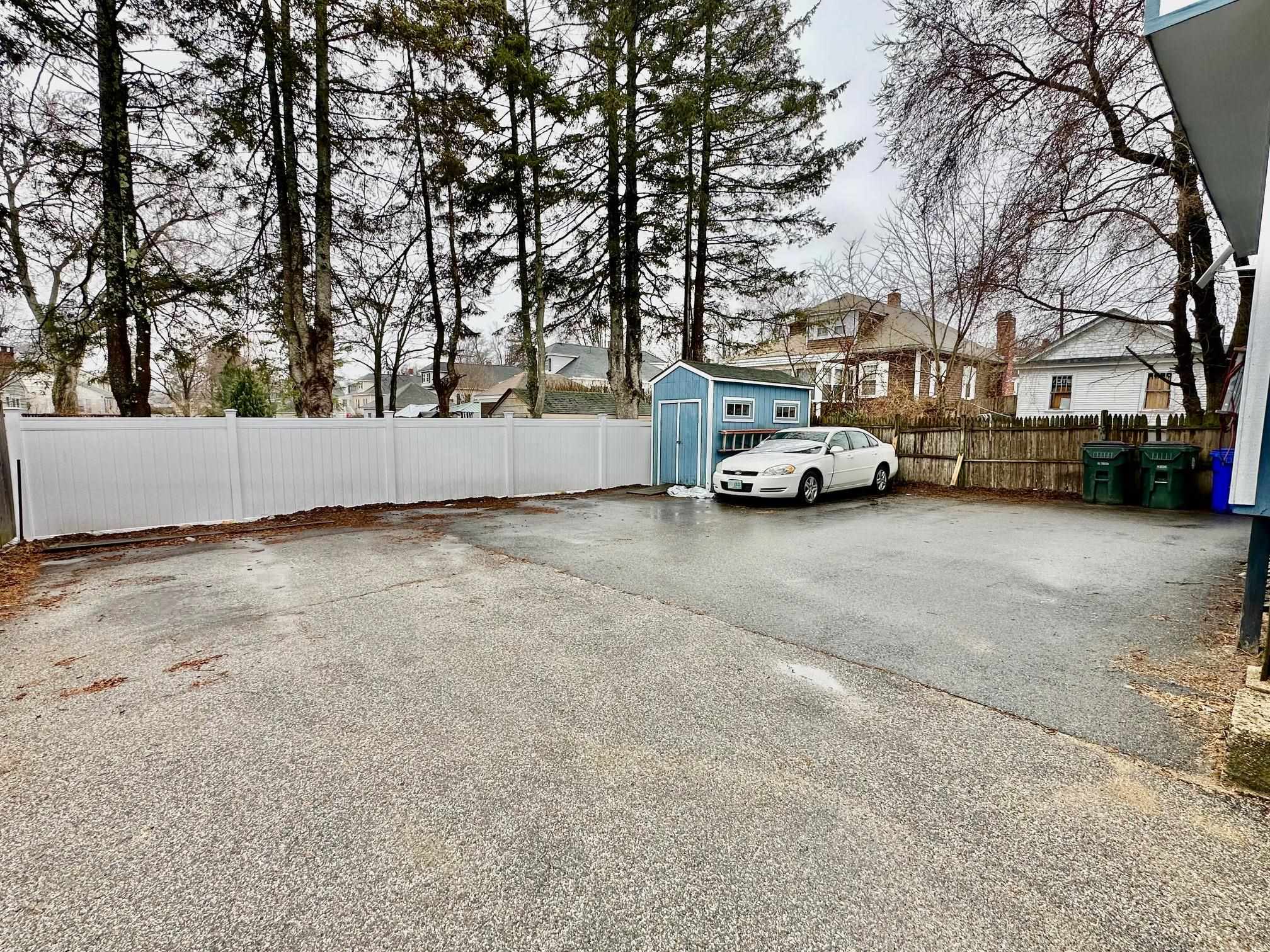 1069 Hayward Street Manchester, NH 03103 - Photo 4 of 54