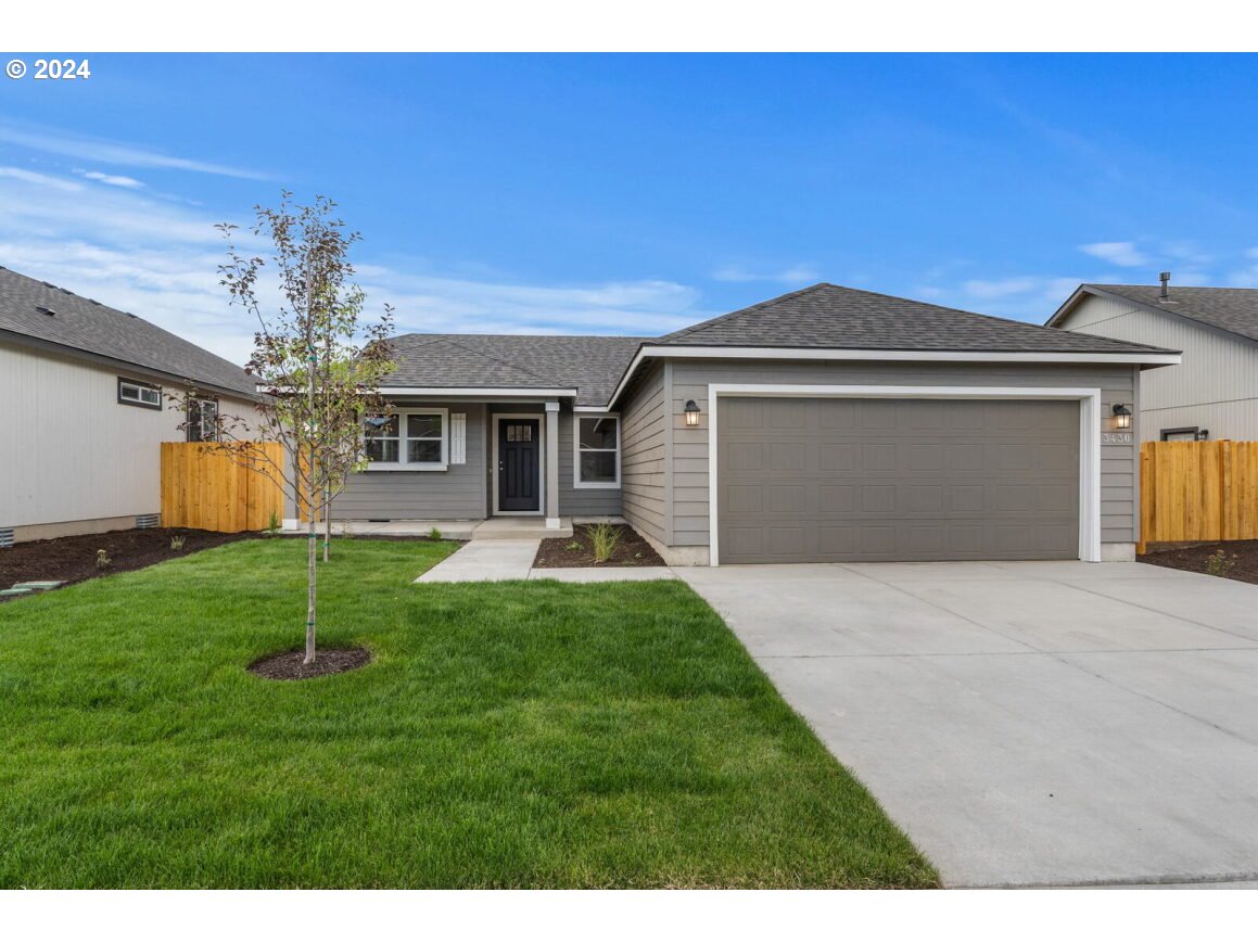 5016 Holly Springfield, OR 97478 - Photo 1 of 14