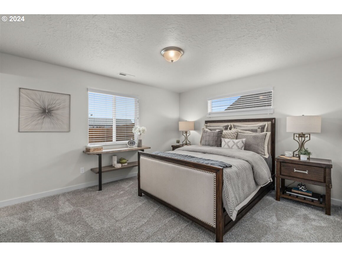 5016 Holly Springfield, OR 97478 - Photo 12 of 14