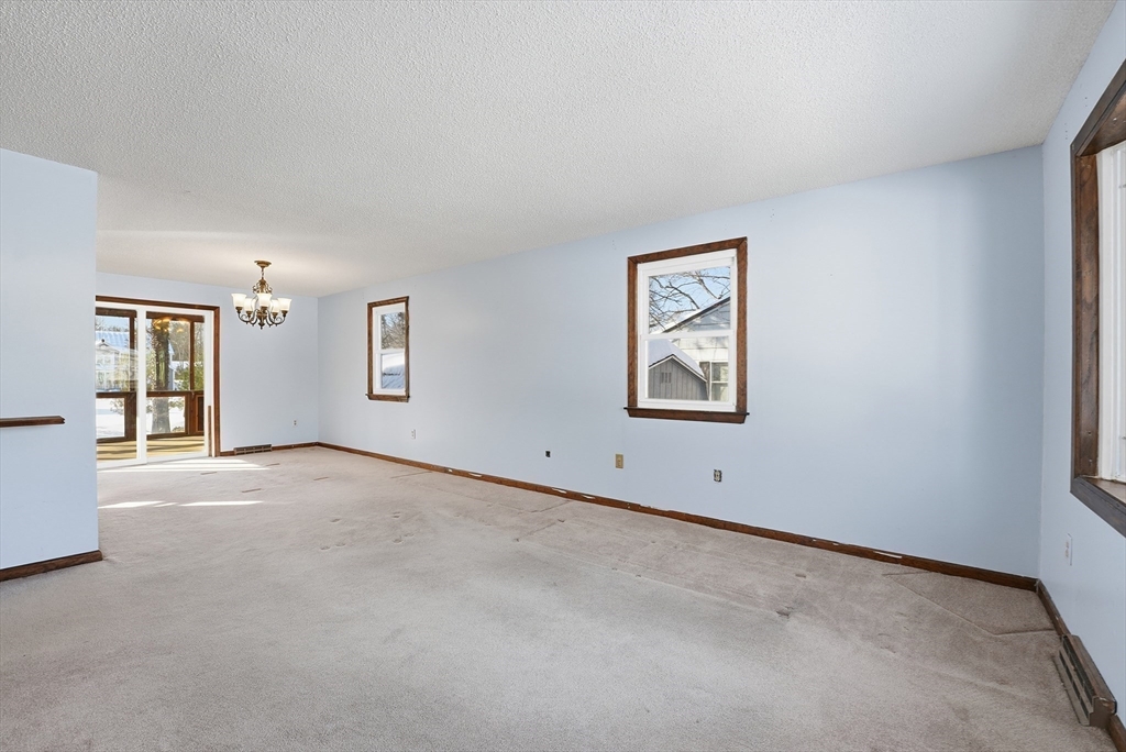 86 Wildwood Avenue Springfield, MA 01118 - Photo 11 of 38